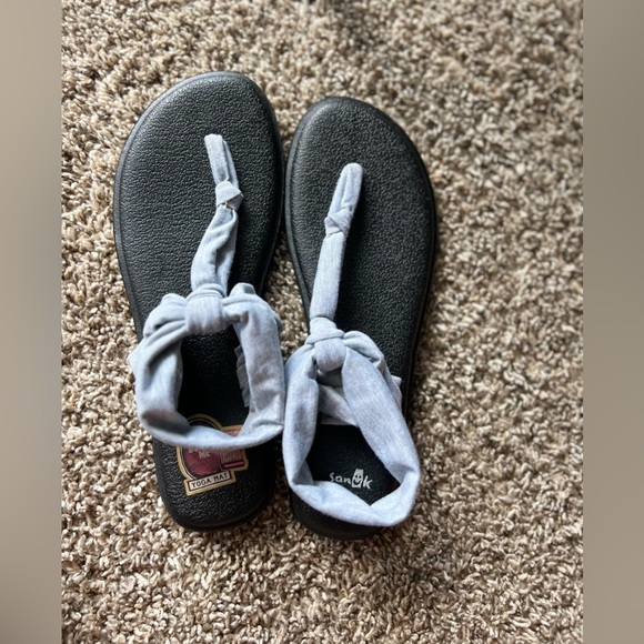 Sanuk Women's Yoga Sling Ella
Dark Olive Sandal size 8 - Picture 3 of 7